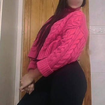 Juguetona chica latina, Alicante