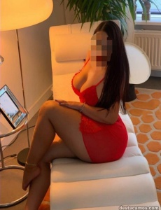 Latín girl with luscious curves benidorm