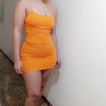 Chica necesitada para pagar sus estudios, Elche
