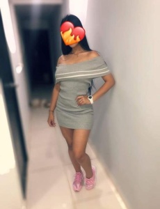 Hola soy África una chica muy guapa de cuerpo y rostro