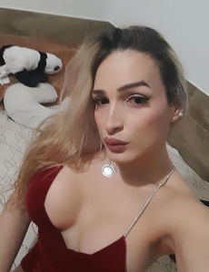 Latina model