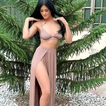 Latina busca compañía hombres discretos, Torrevieja