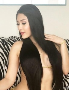 Hermosa latina recien llegada
