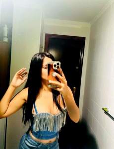 Dulce, colombiana 22 años