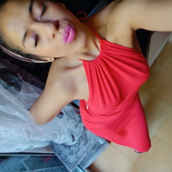 Paola, latina, Alicante