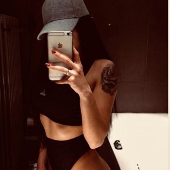Hola mis amores soy nikoluna hermosa latina recién, Alicante