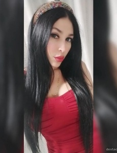 Morena latina masajista
