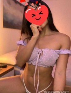 Chica hermosa e implicada en la cala de finestrat -benidorm