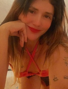 Kloe 20 aÑos cariÑosa cara