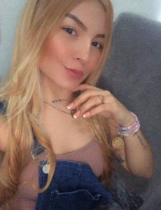 Chanel chica cariñosa atenta super amable