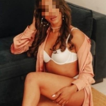 Linda mujer noveda ambar, Benidorm