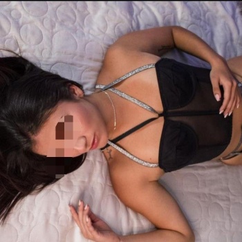 Melissa, joven por primera vez en guardamar, Alicante