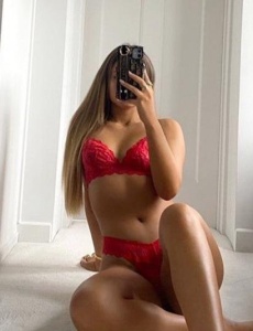 Bonita rubia jovencita nueva en tu ciudad