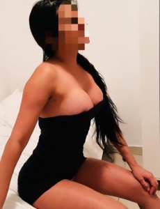 Soy sofía una bella colombiana aquí en torrevieja