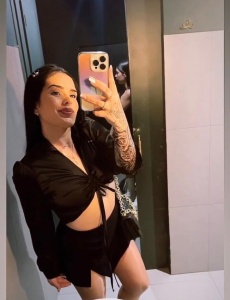 Soy dana una joven encantadora colombiana