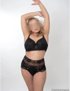 Rubia madurita latina encantadora en alcoy