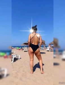 Morena colombiana de paso por esta zona benidorm