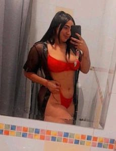Estudiante de 21 años nueva y recién llegada 24h disponible