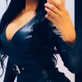 Thayna brasileña, Alicante