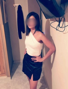 Eva, venezolana jovencita y delgada