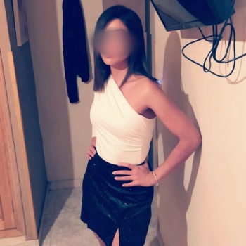 Eva, venezolana jovencita y delgada, Alicante