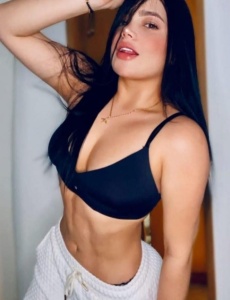 Emily hermosa latina nueva en elche