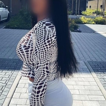 Aitana jovencita morena de 21 aÑos mitas espaÑol mitad latina, Alicante
