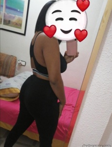 Latina y muy cariñosa