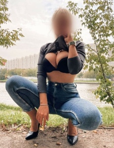 Ana, elegante de 38 años