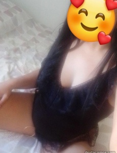 Chica atr y
