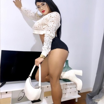 Una chica que encanta lorena, Alicante