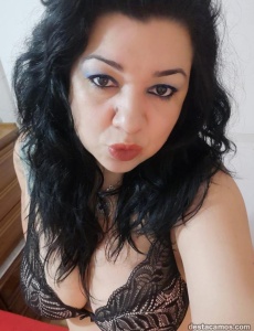 Hermosas amigas cata y sol implicadas cariÑosas
