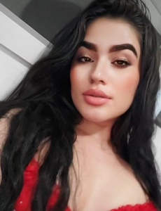 Bella y candente