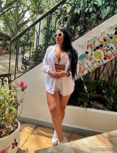 Latina juguetona muy amorosa