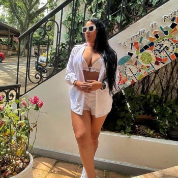Latina juguetona muy amorosa, Elche