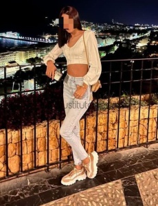 Hola soy susana, una chica joven, delgada, perfecta para compañía lujosa