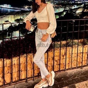 Hola soy susana, una chica joven, delgada, perfecta para compañía lujosa, Teulada