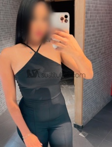 Mi nombre es erika, soy una chica brasileña con un cuerpo de muy buen ver, soy muy simpática y alegre
