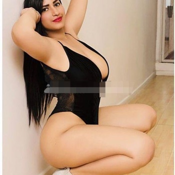 Morena jovencita latina en alcoy, Alcoy