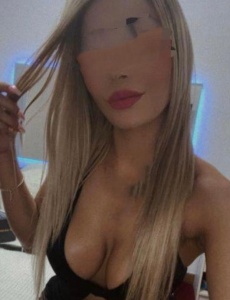 Andrea super guapa caribeña en barcelona