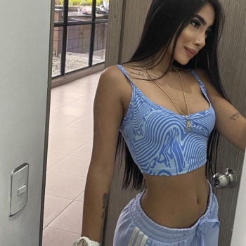 Alexa chica delgada con unas curvas de encanto, Benidorm