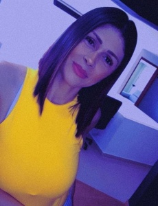 Sara ️ Colombiana delgada  y muy muy