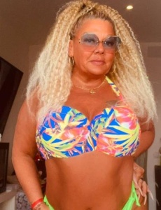 Rita, dama de compañia madura en alicante, disponible a hacerte disfrutar