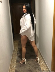 Preciosa señorita de 28 años colombiana madura