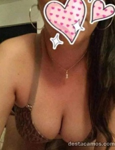 La reina del implicada simpática a tu disposición sólo para caballero educado y discreto