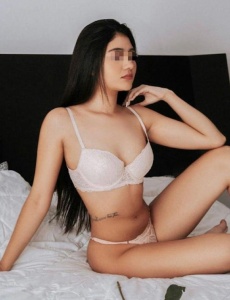 Esmeralda, tierna y escort latina reciÉn llegada para hacerte disfrutar en el centro de alicante