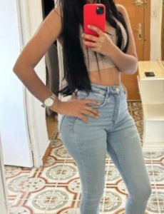 Preciosa jovencita , flaca y cariñosa