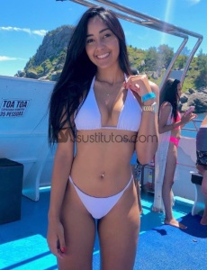 Soy una joven brasileña muy simpática