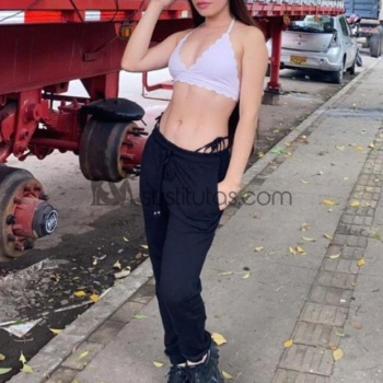 Hola cariño soy teresa, colombiana de 18 años, soy una chica blanca, delgada y de estatura pequeña, soy muy extrovertida, Alicante