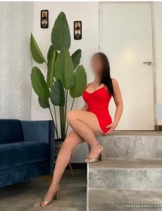 Carla, exótica y glamorosa dama de compañía